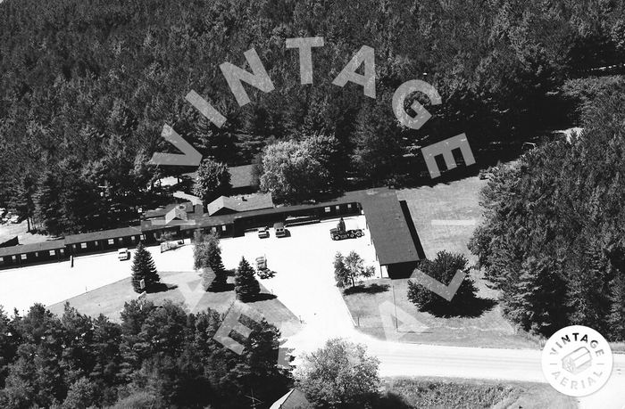 Pine Knoll Motel (Pioneer Motel, Pioneer Apartments) - 1989 Photo (newer photo)